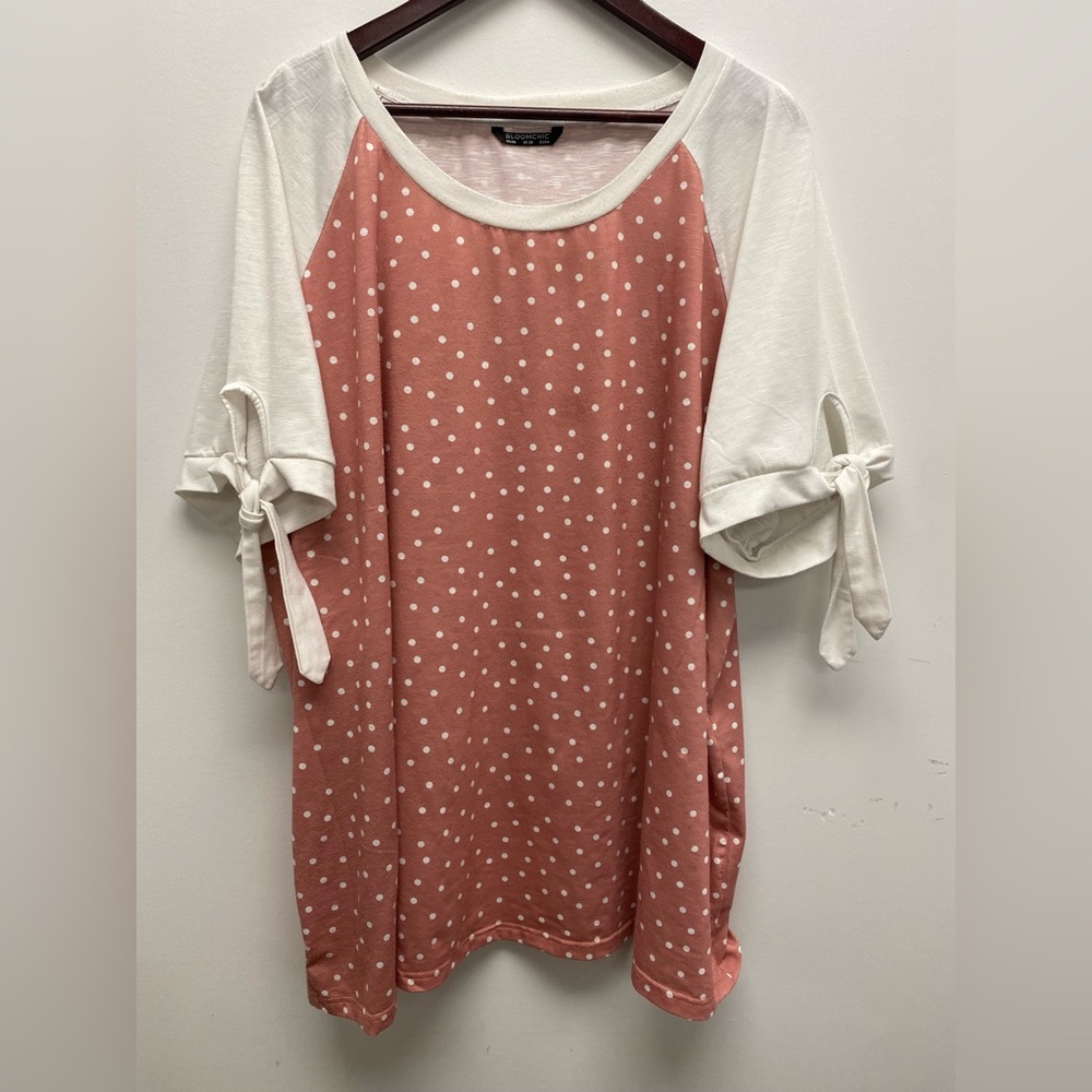 🍒 BloomChic Blush and White Polka Dot Tee with Bow Sleeves Size 26